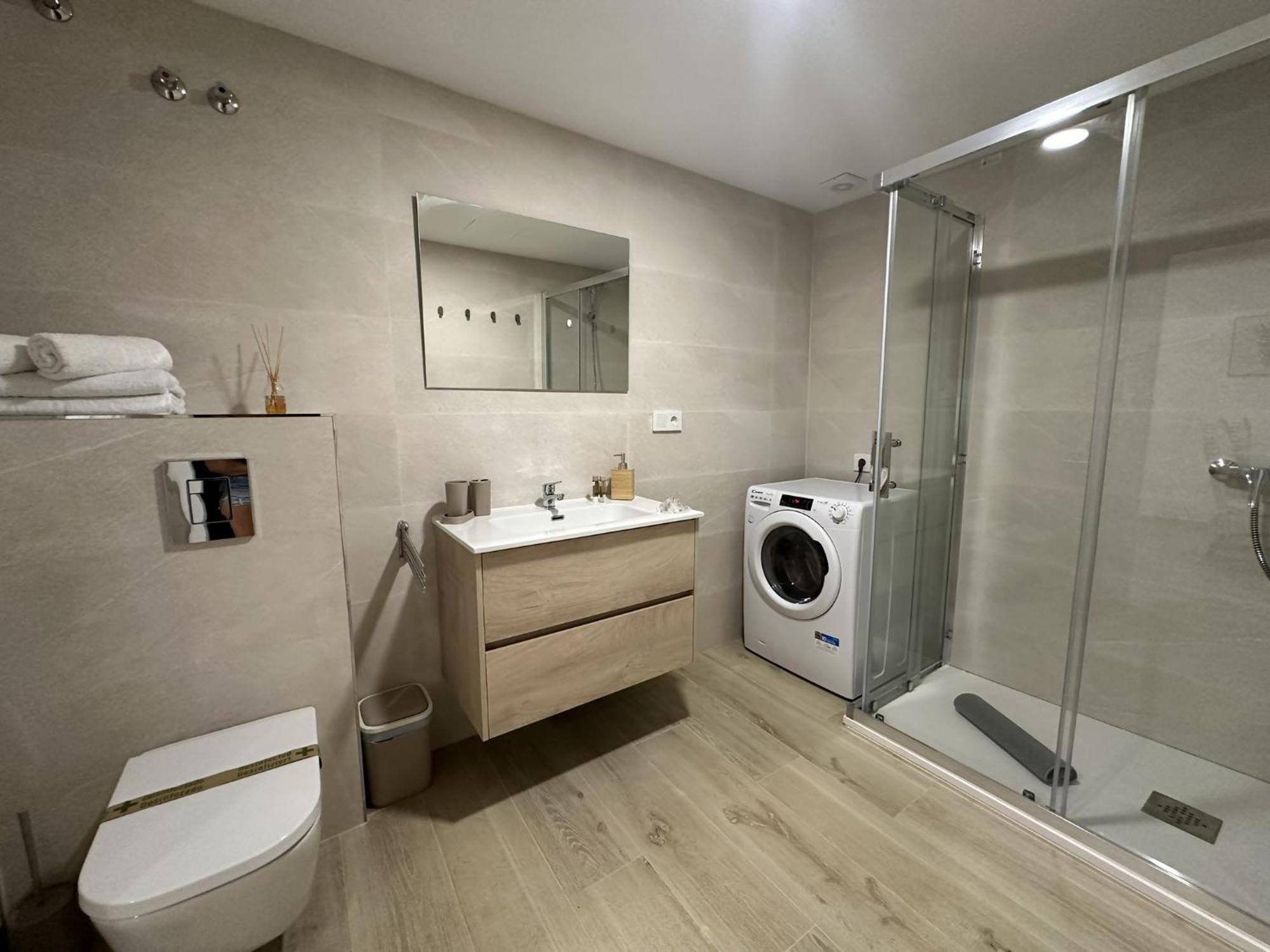 A 100 Metros De La Playa En Apartament *